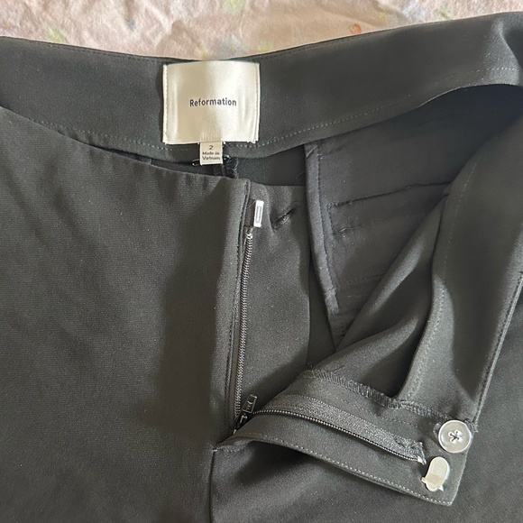 Reformation Vida Low Rise Pant - Picture 3 of 6